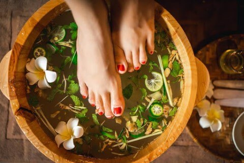 Một tuần nên ngâm chân mấy lần