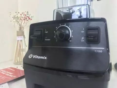 Máy xay sinh tố Vitamix 5200 nhập Mỹ bảo hành năm Trí Hưng