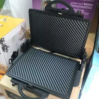 Máy kẹp bánh mì 2-3 bánh pate, công suất tối đa 2000w, nhiệt độ tối đa 180 độ C, bảo hành 1 năm