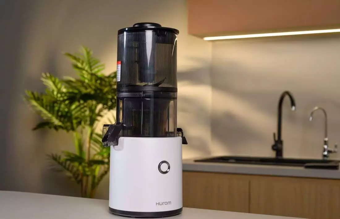 So sánh Hurom H200 và H300 nên mua máy nào