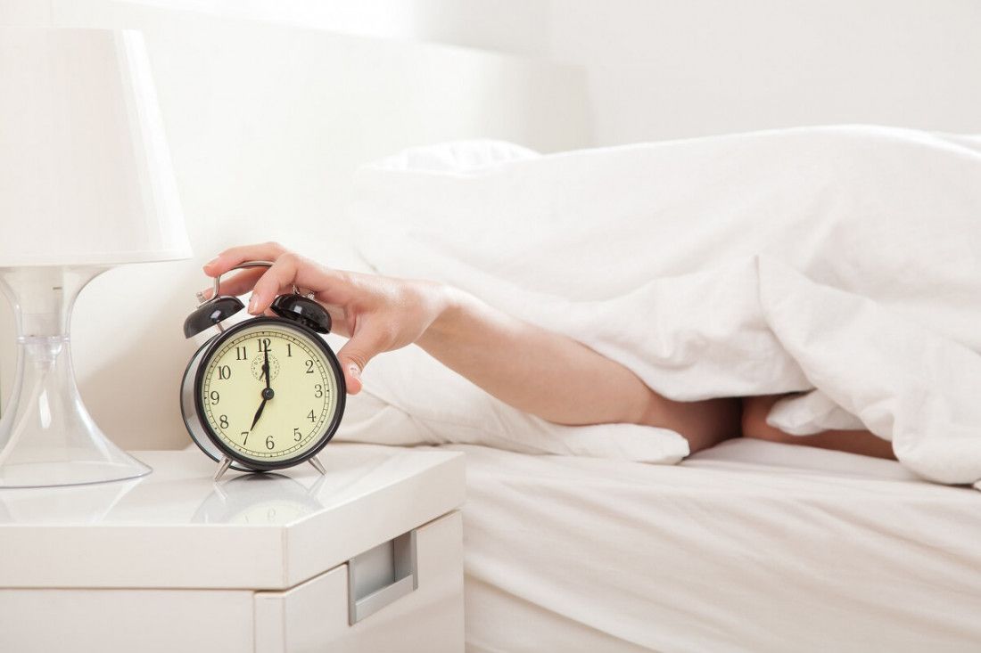 Tác hại của việc ngủ dậy muộn như thế nào?