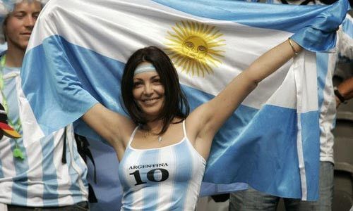 Argentina - bóng đá lên đỉnh, kinh tế xuống vực