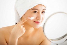 Cách chăm sóc và lựa chọn sữa rửa mặt cho da nhạy cảm nào tốt