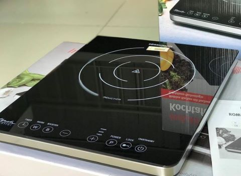 bep tu Rommelsbacher CT 2100 cua duc
